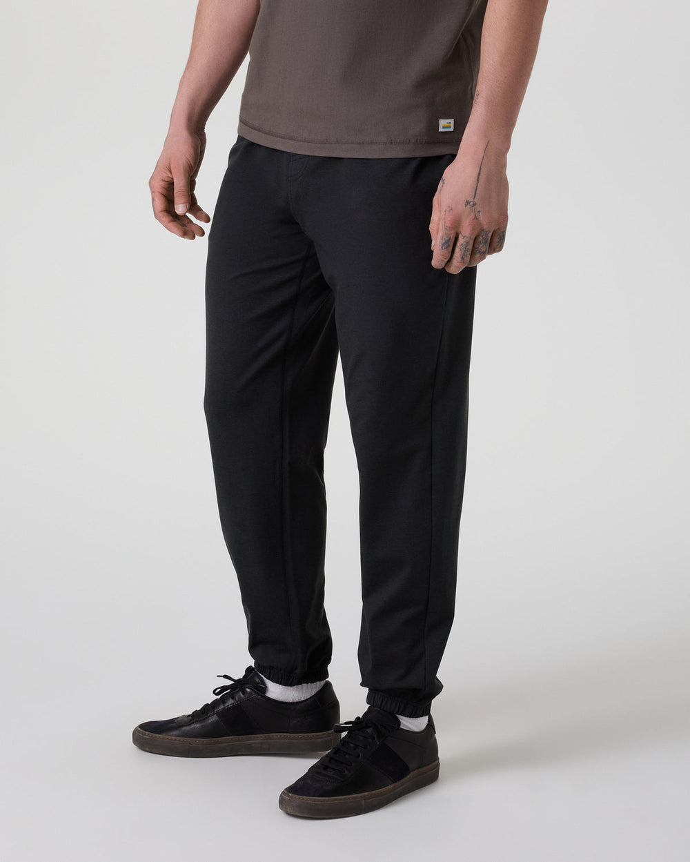 Coronado Performance Sweatpant Classic 28" Black Heather | Vuori On sale
