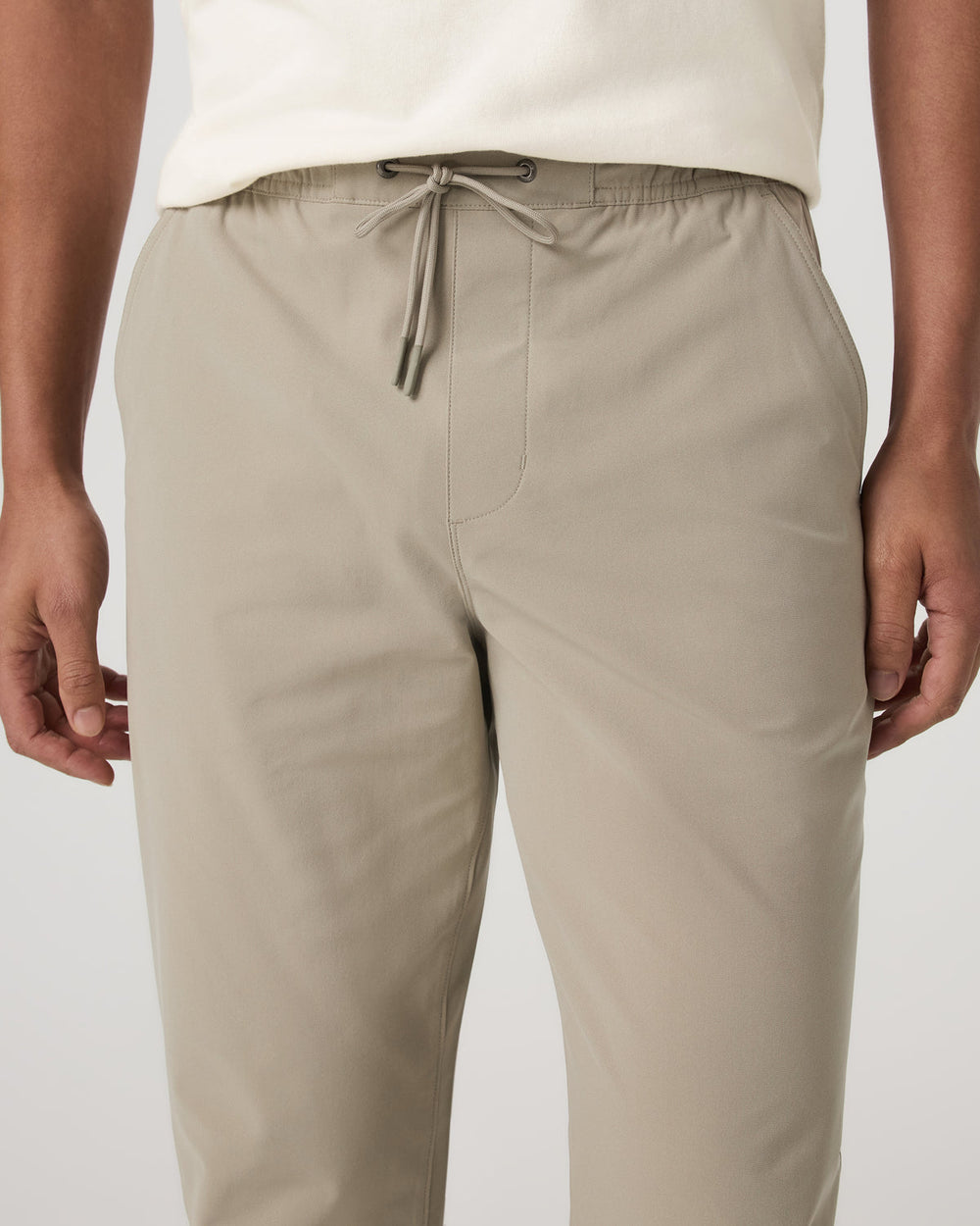 Meta Elastic Waist Pant Classic Fit 32" Men's Truffle Pants | Vuori Clothing