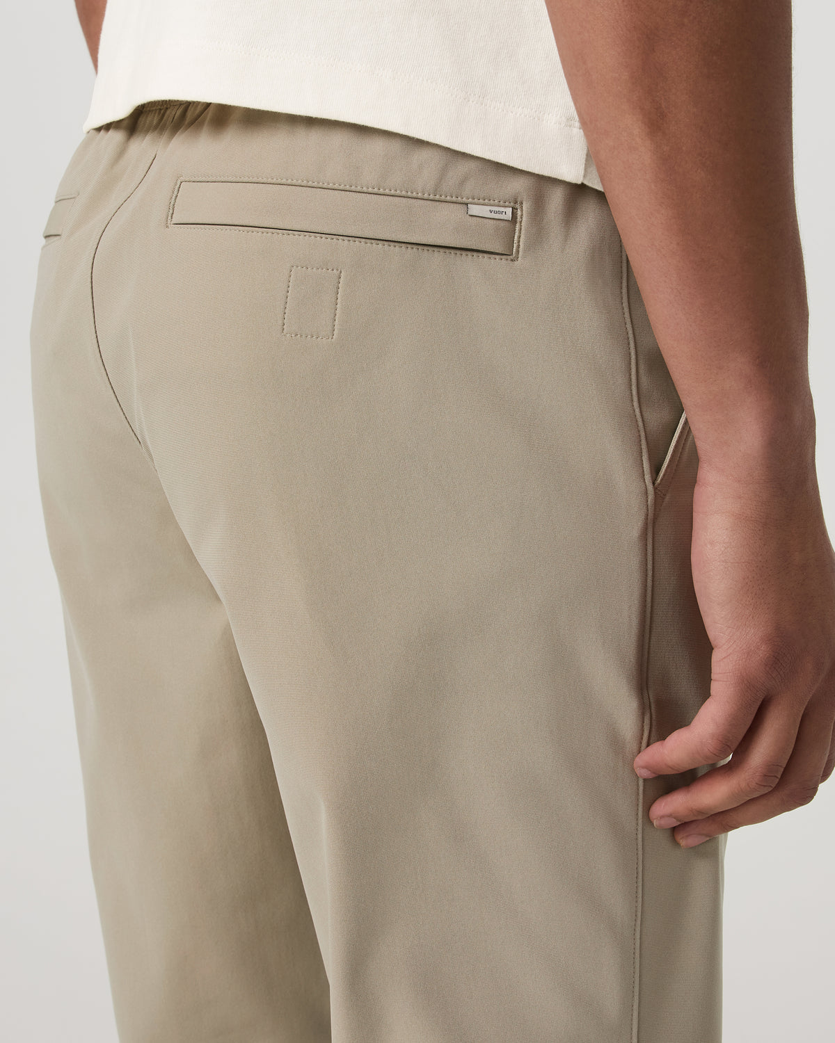 Meta Elastic Waist Pant Classic Fit 32" Men's Truffle Pants | Vuori Clothing