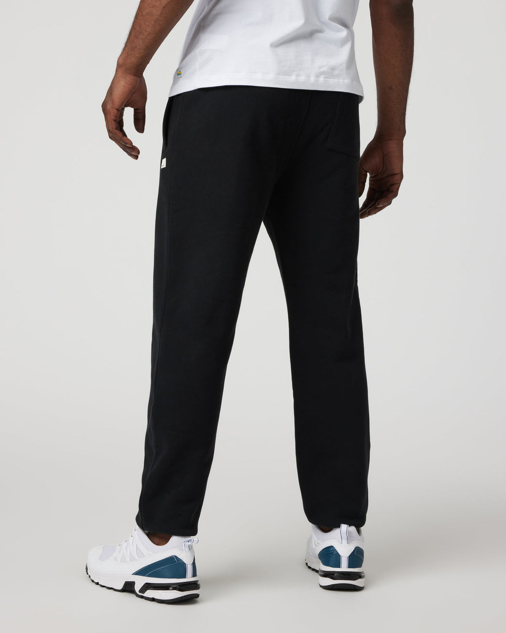 Seaside Sweatpant Men's Black Fleece Sweatpants | Vuori Online