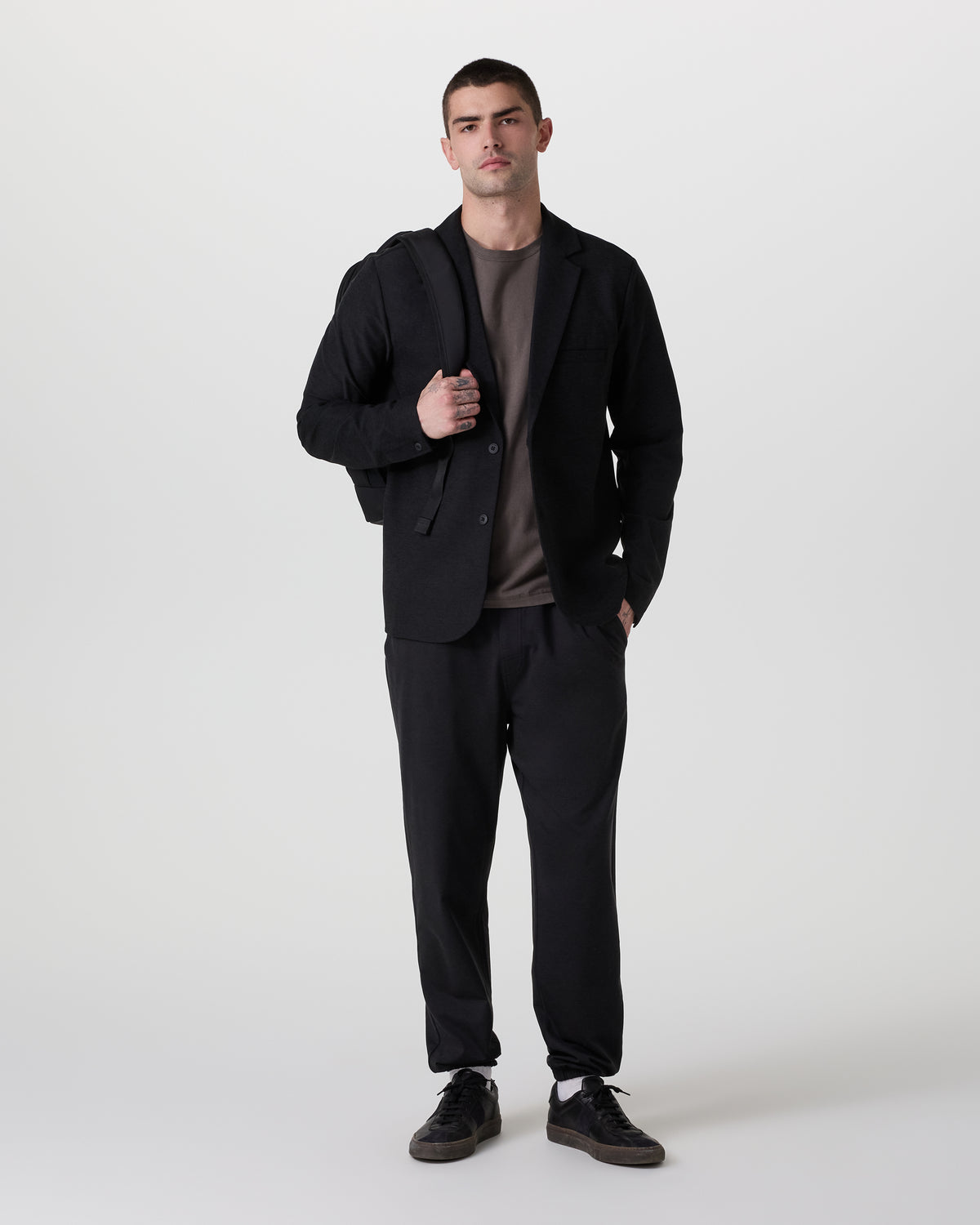 Coronado Performance Sweatpant Classic 30" Black Heather | Vuori