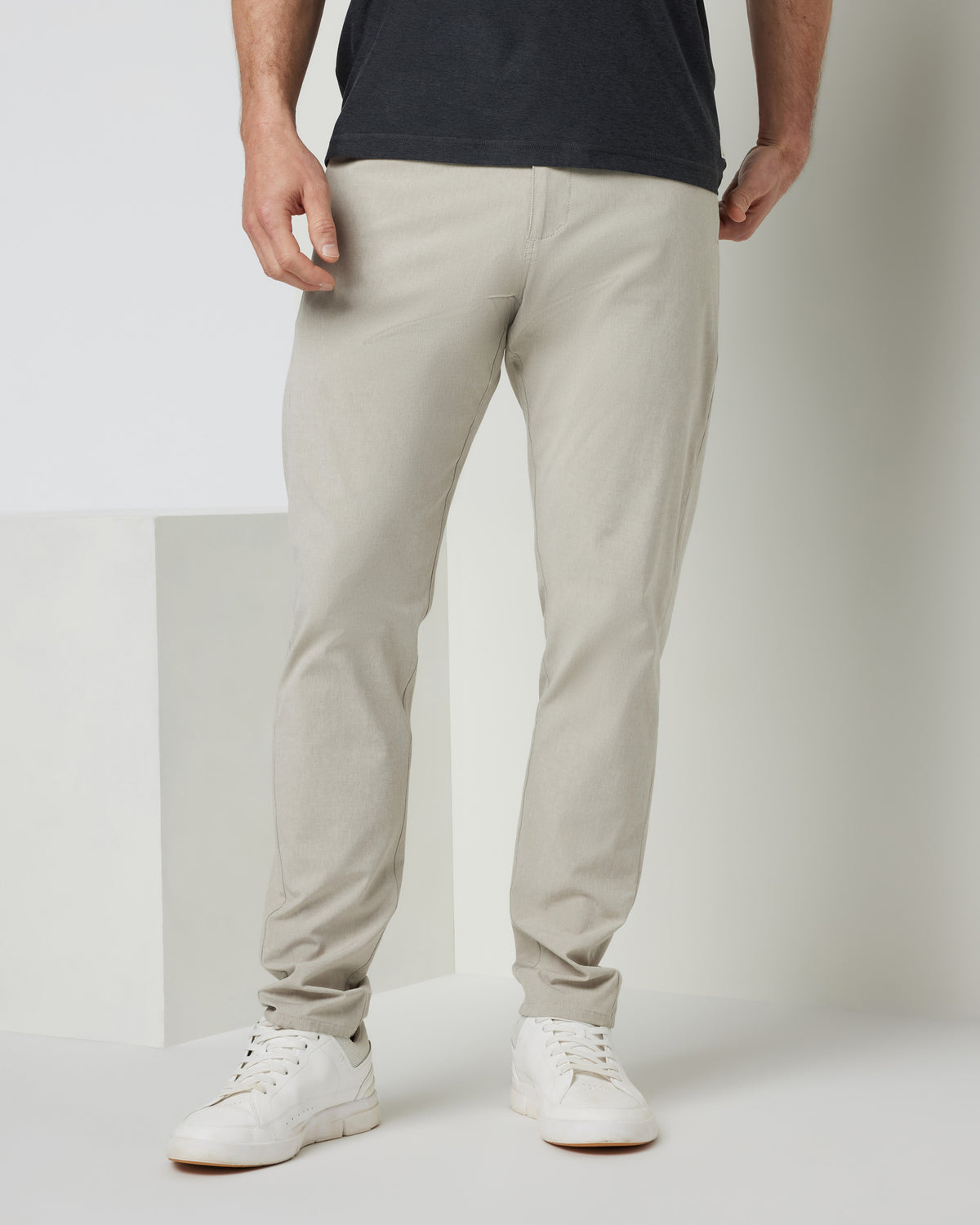 Aim Pant 30" Men's Khaki Golf & Travel Pants | Vuori Sale
