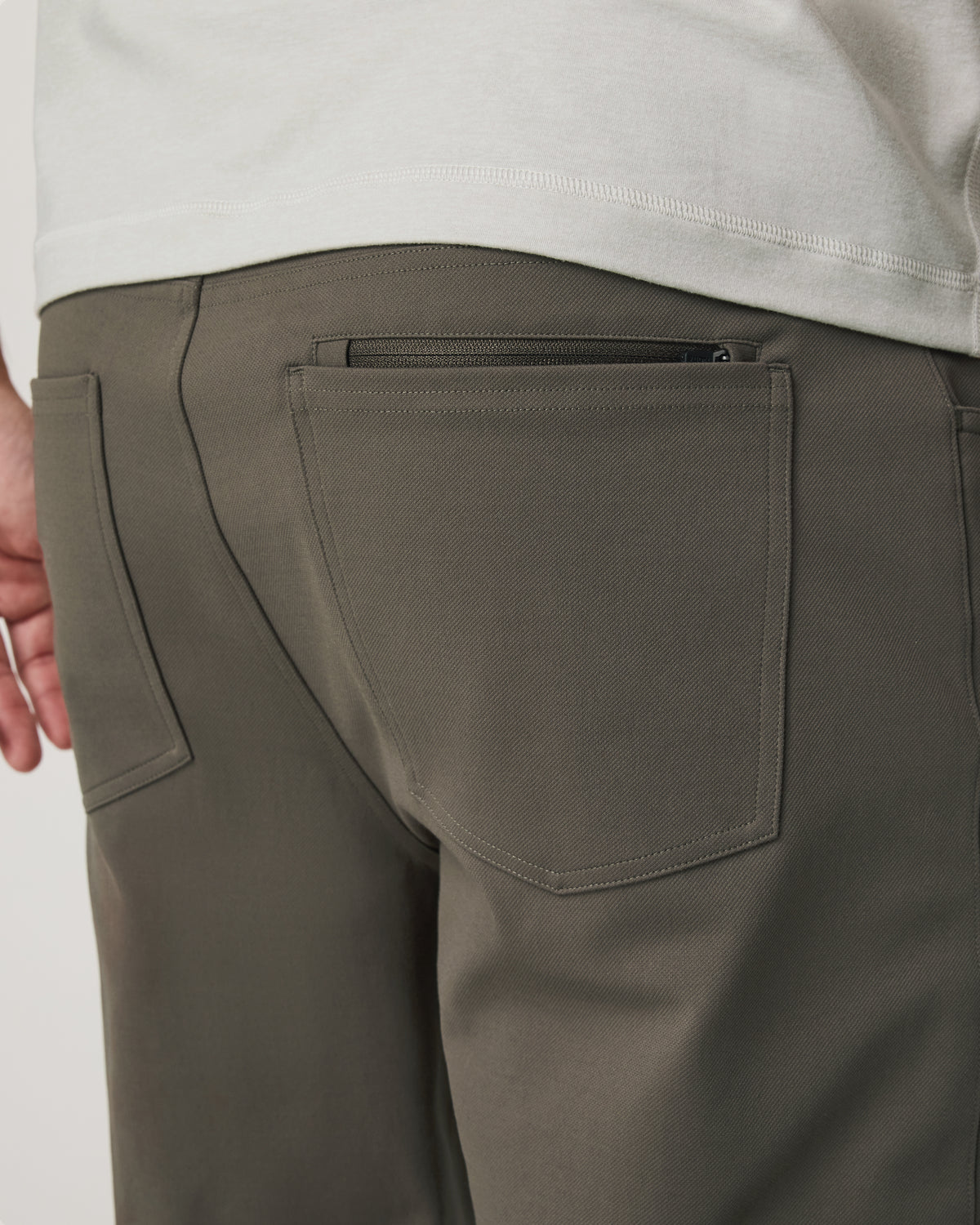 MetaTwill Pant Classic Fit 30" Men's Root Pants | Vuori Online