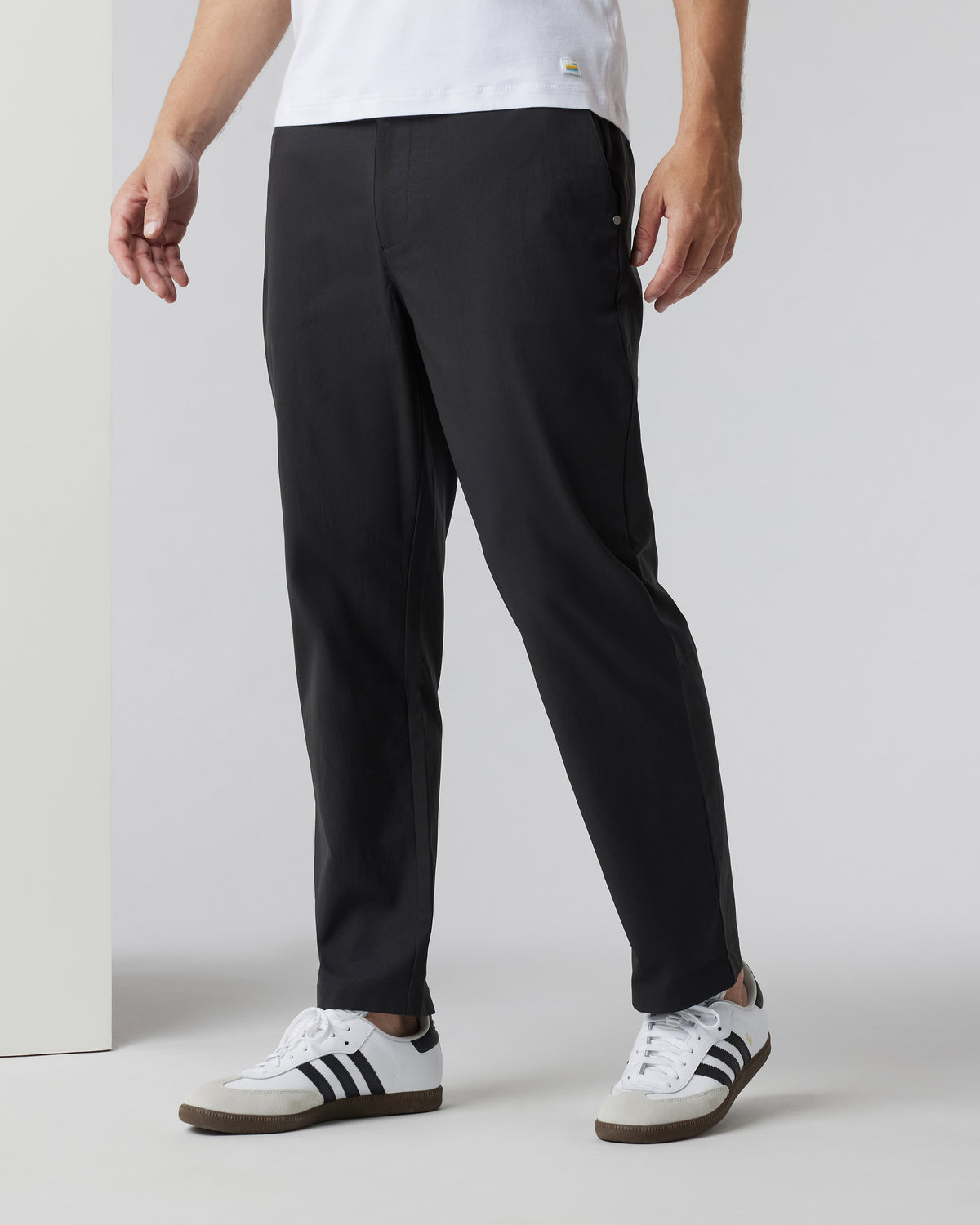 Cascade Crinkle Pant Relaxed 30" Black | Vuori For sale