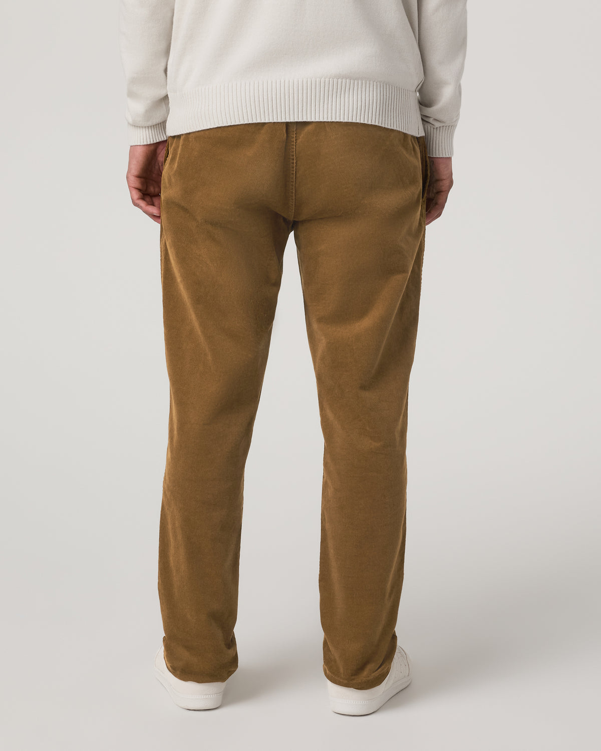 Optimist Elastic Waist Pant Classic Fit Men's Rum Pants | Vuori US