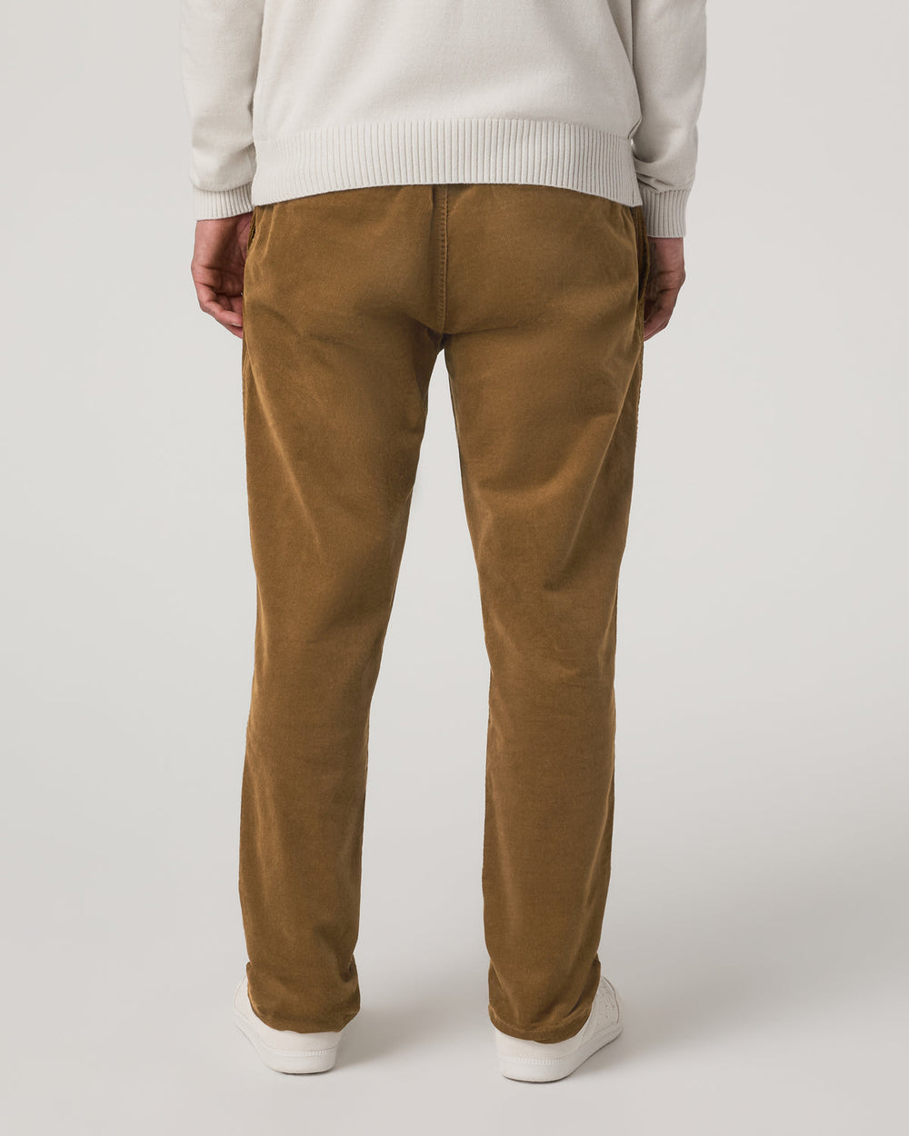 Optimist Elastic Waist Pant Classic Fit Men's Rum Pants | Vuori US