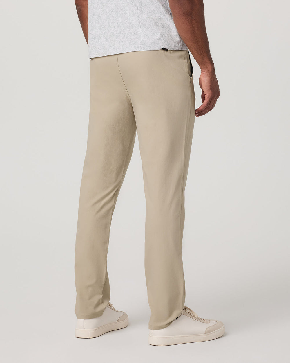Men's Cascade Tech Chino Athletic Slim Fit 32" Trench | Vuori Clothing