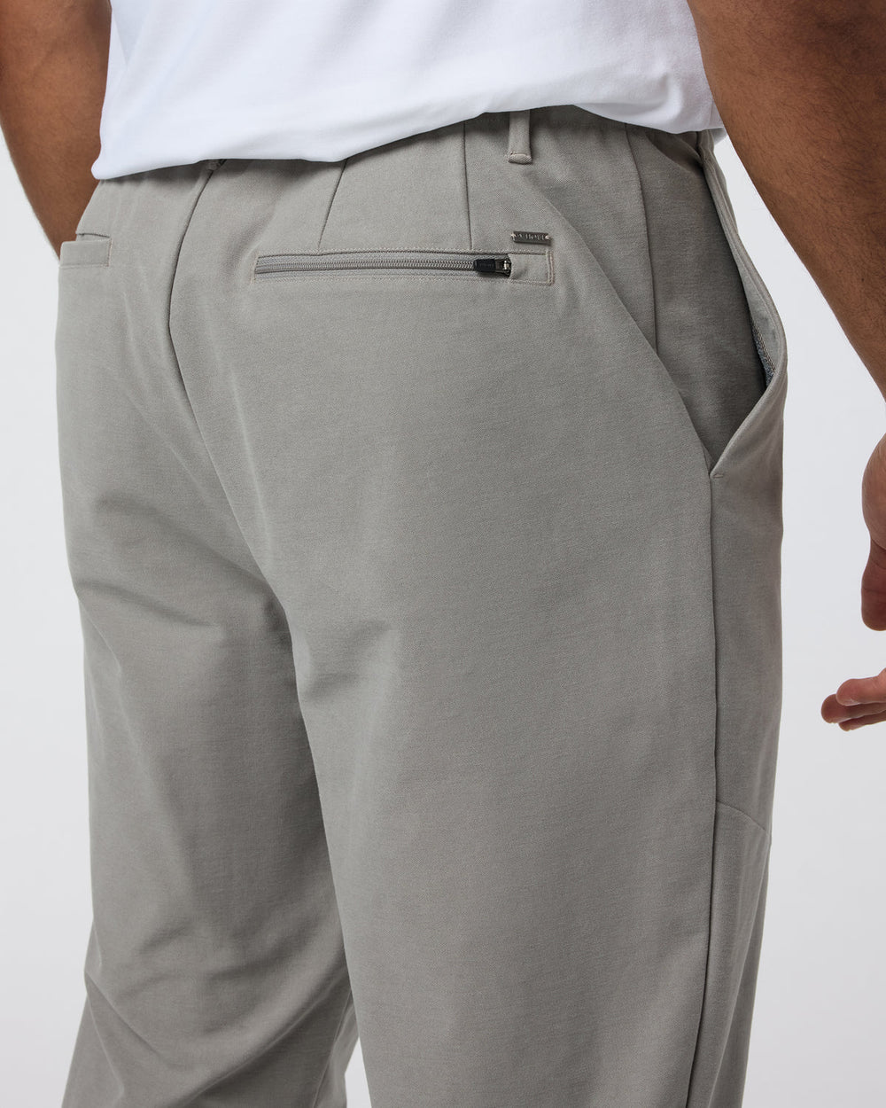 Outdoor Utility Pant Men's Shiitake Pants | Vuori