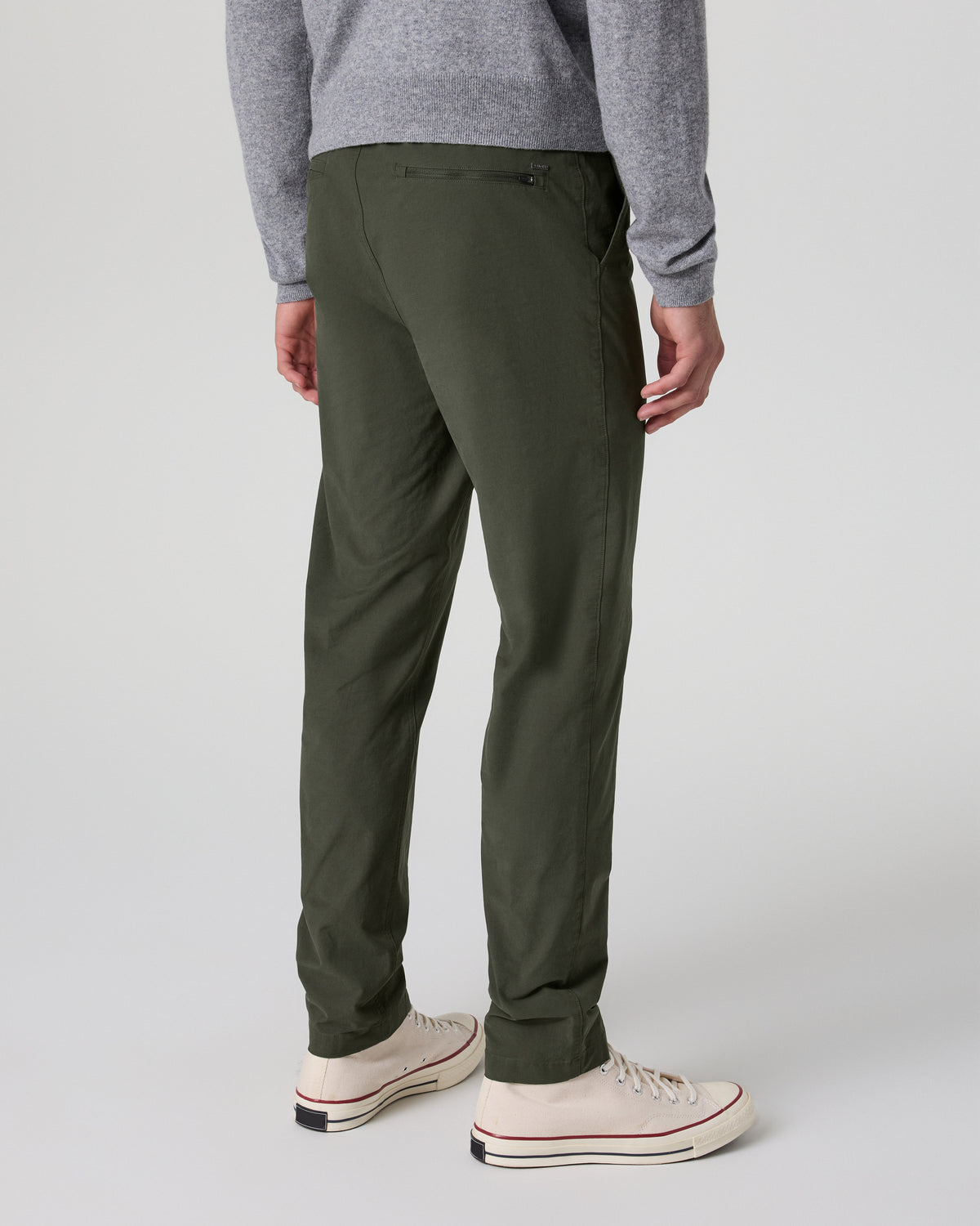Barren Explorer Pant Classic Fit 30" Kale | Vuori Sale