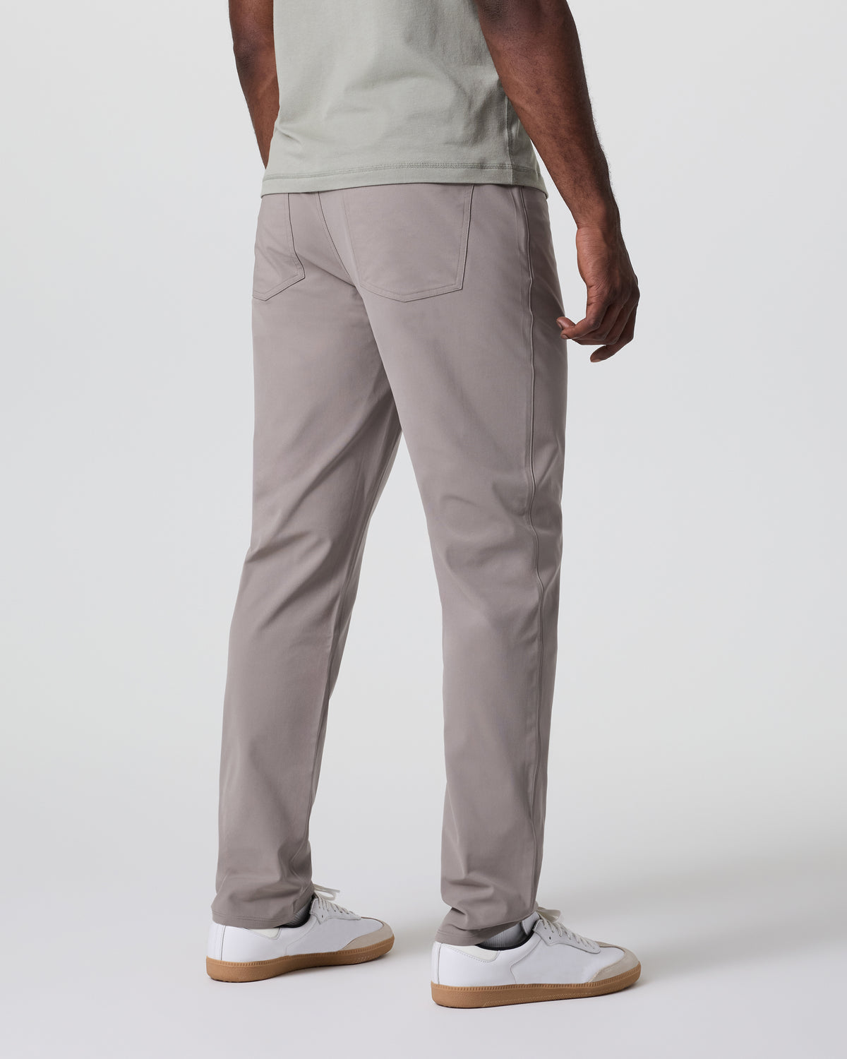 Meta Pant Classic Fit 30" Mocha | Vuori Clothing