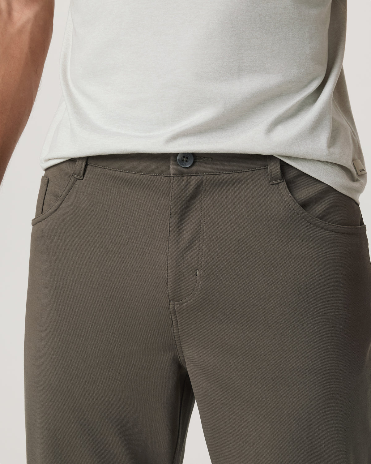 MetaTwill Pant Classic Fit 32" Men's Root Pants | Vuori Outlet