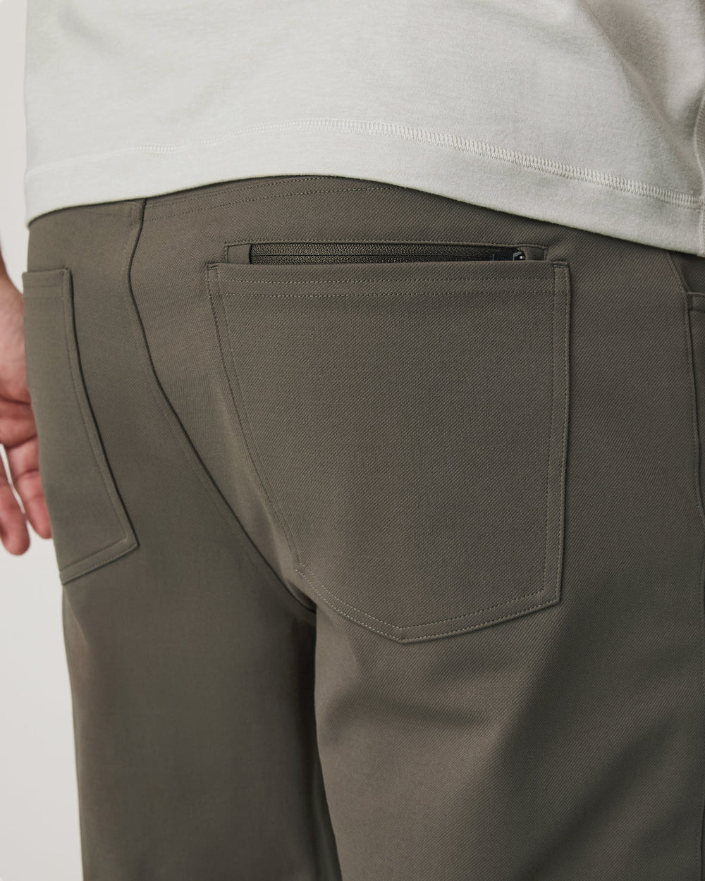 MetaTwill Pant Classic Fit 32" Men's Root Pants | Vuori Outlet