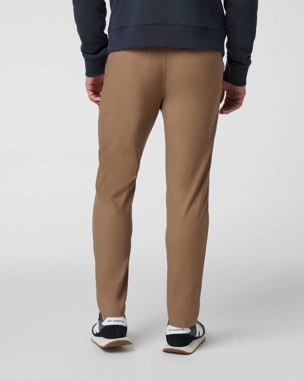 Cascade Tech Chino Men's Pecan Chinos | Vuori Sale