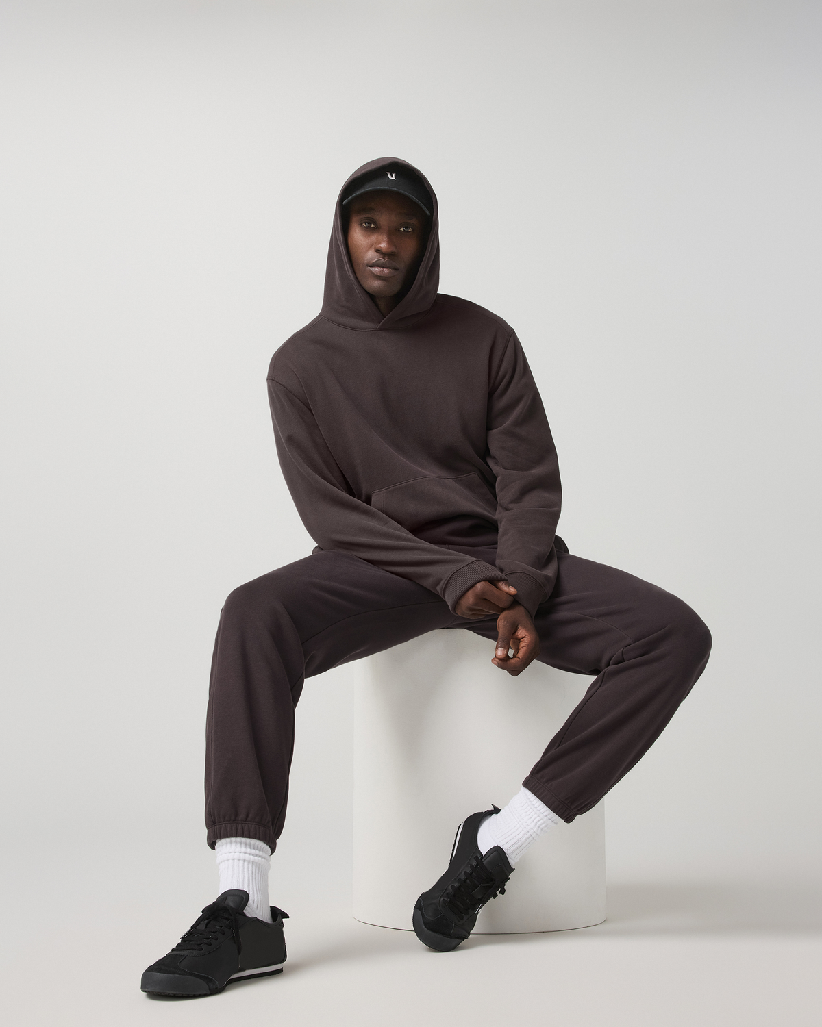 Cypress Vintage Jogger 28" Men's Comfy Soot Joggers | Vuori On sale