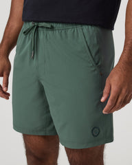 Kore Short Unlined 7" Men's Agate Green Tonal Shorts | Vuori Outlet