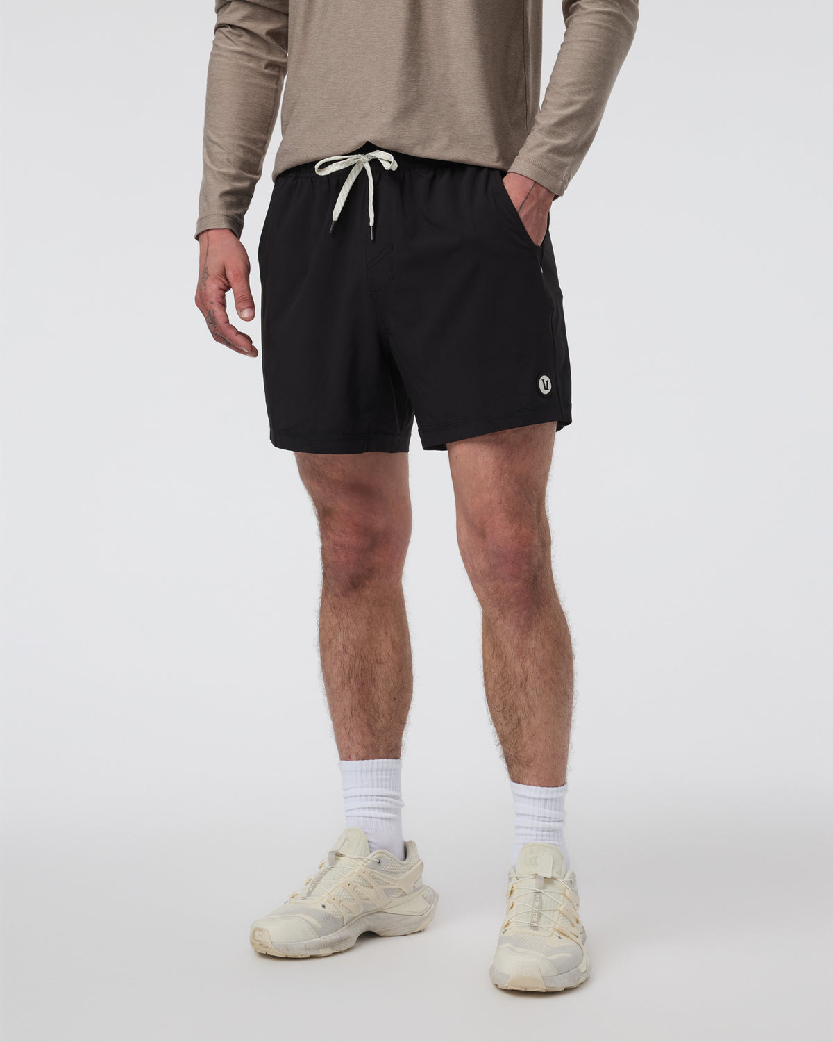 Kore Short Unlined Classic Fit 5" Black | Vuori