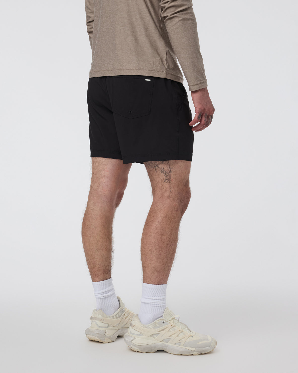 Kore Short Unlined Classic Fit 5" Black | Vuori