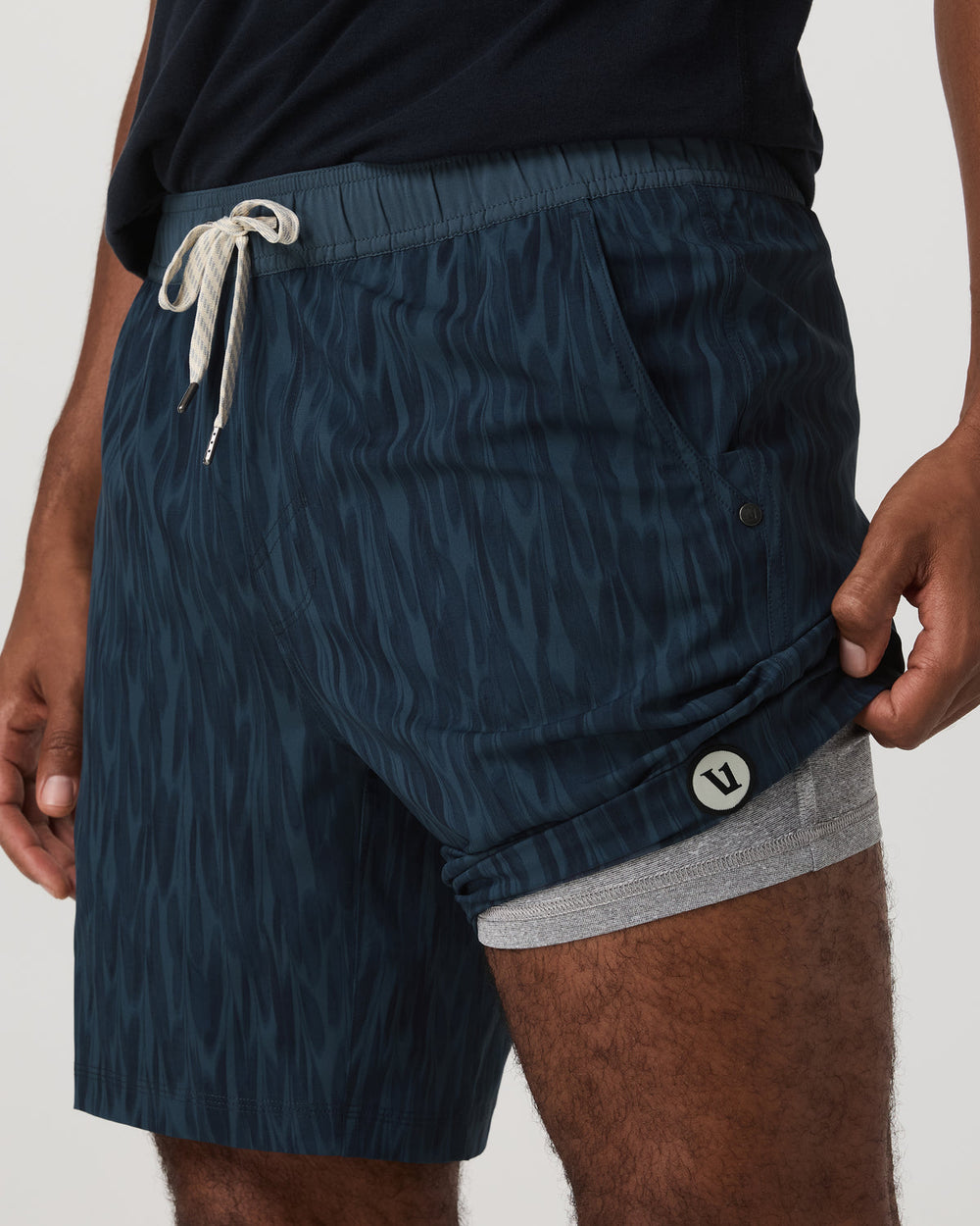 Kore Short Lined 7" Men's Shorts in Blue Sea Pampas | Vuori For sale