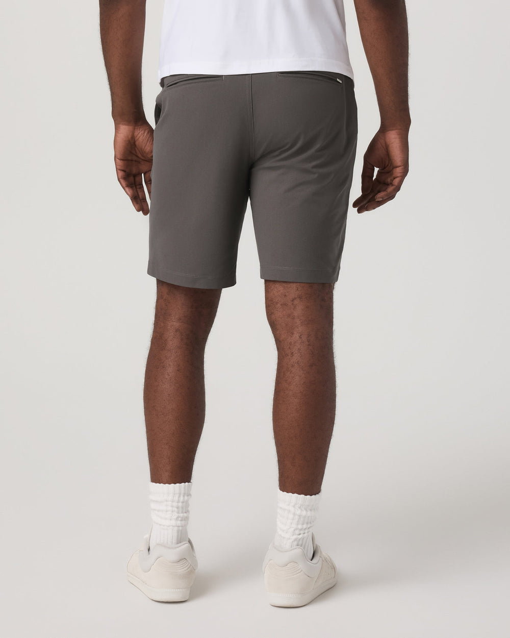 Meta Short 8" Men's Warm Grey Classic Chino Shorts | Vuori