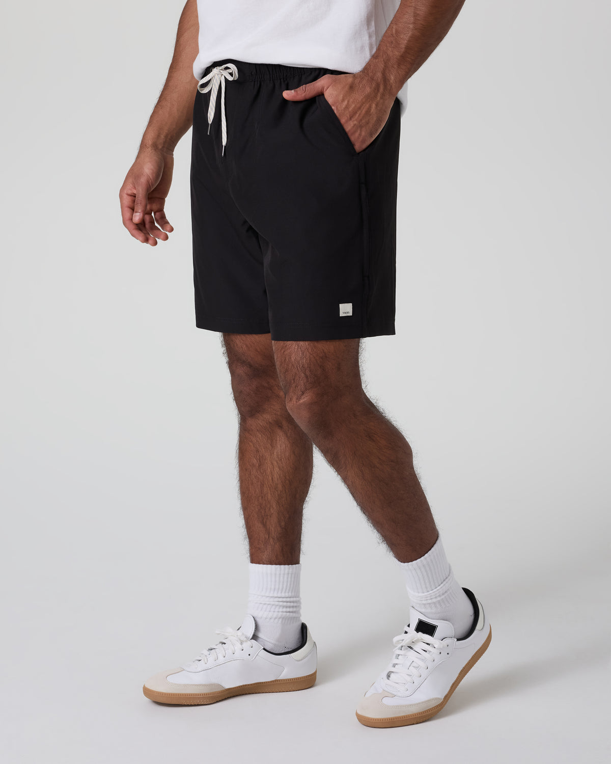 Banks Session Short 7" Black | Vuori Sale