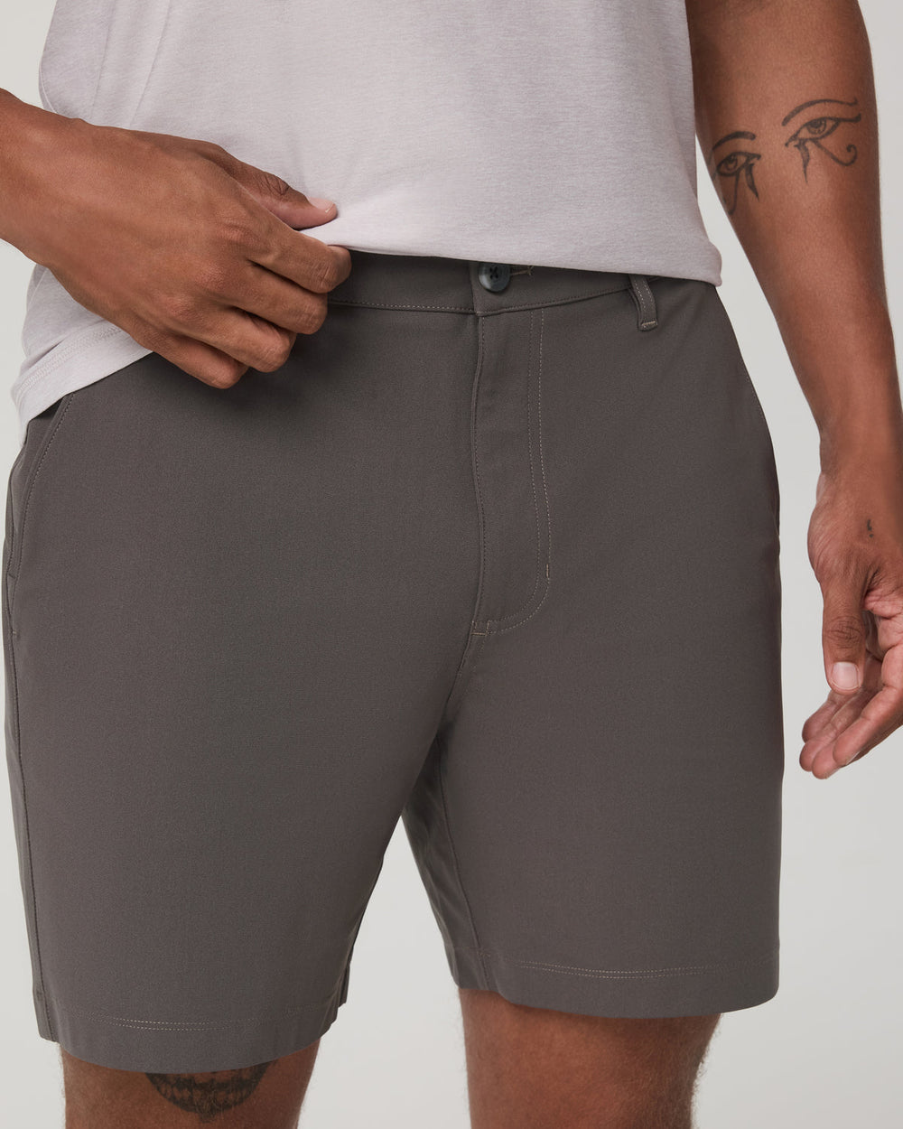 Meta Short 6" Men's Warm Grey Classic Chino Shorts | Vuori US