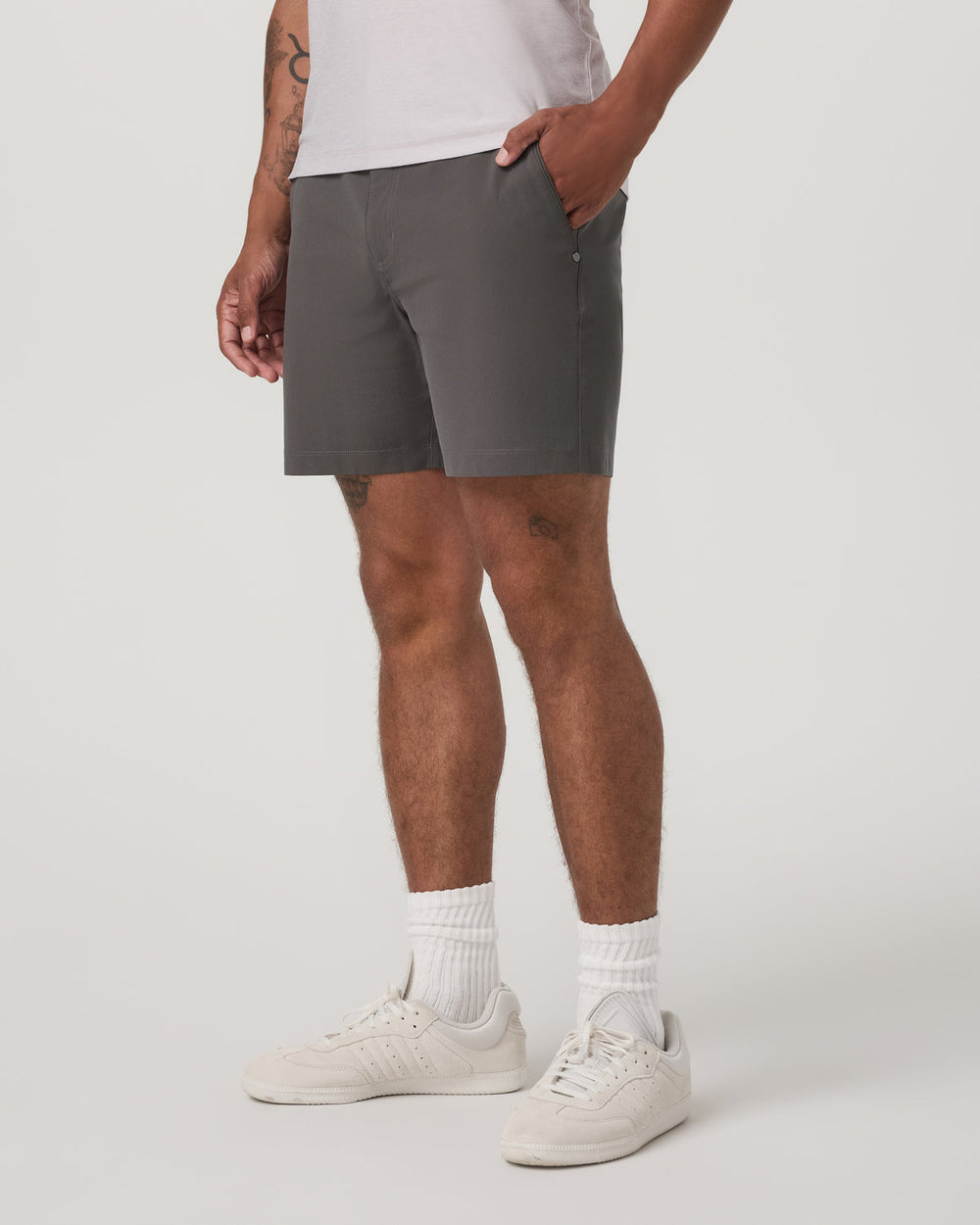 Meta Short 6" Men's Warm Grey Classic Chino Shorts | Vuori US