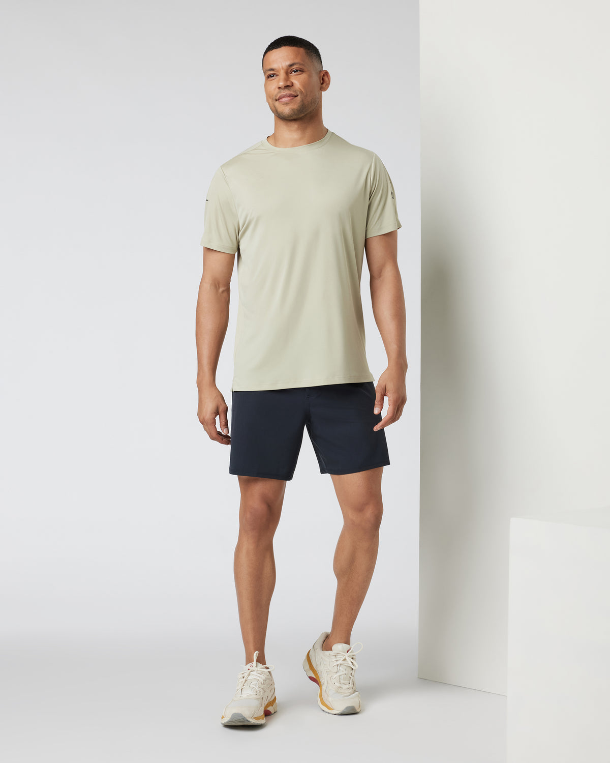 Qualify Run Short Lined 6" Men's Black Run Shorts | Vuori For sale