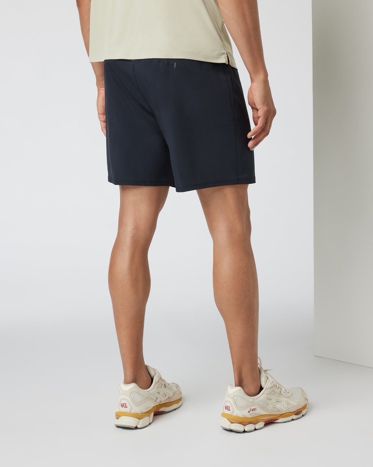 Qualify Run Short Lined 6" Men's Black Run Shorts | Vuori For sale