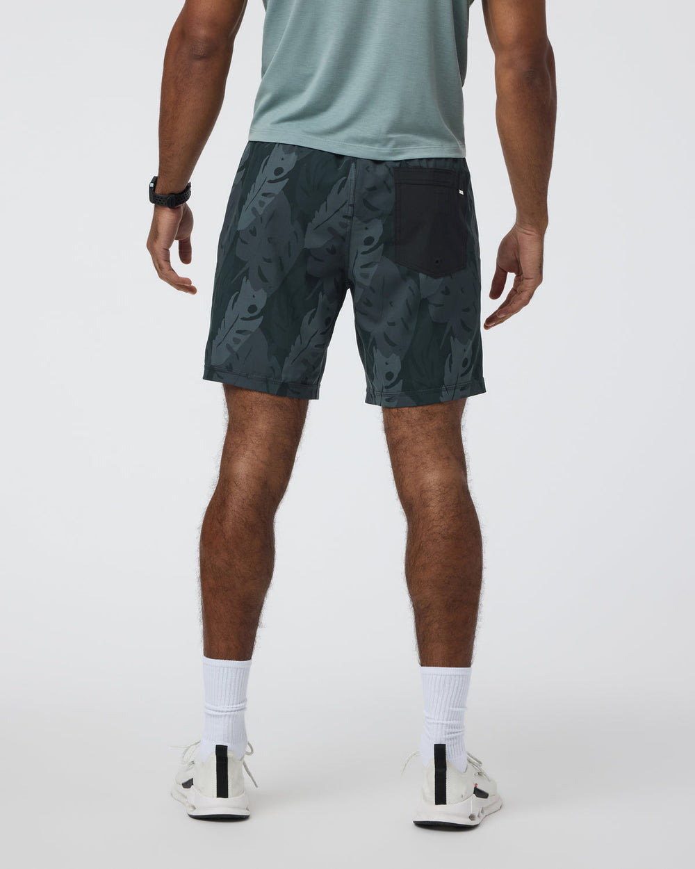 Kore Short Lined 7" Men's Black Leaves Athletic Shorts | Vuori Sale