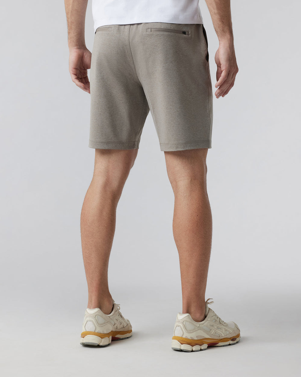 Sunday Performance Short 8.5" Mocha Heather | Vuori Outlet