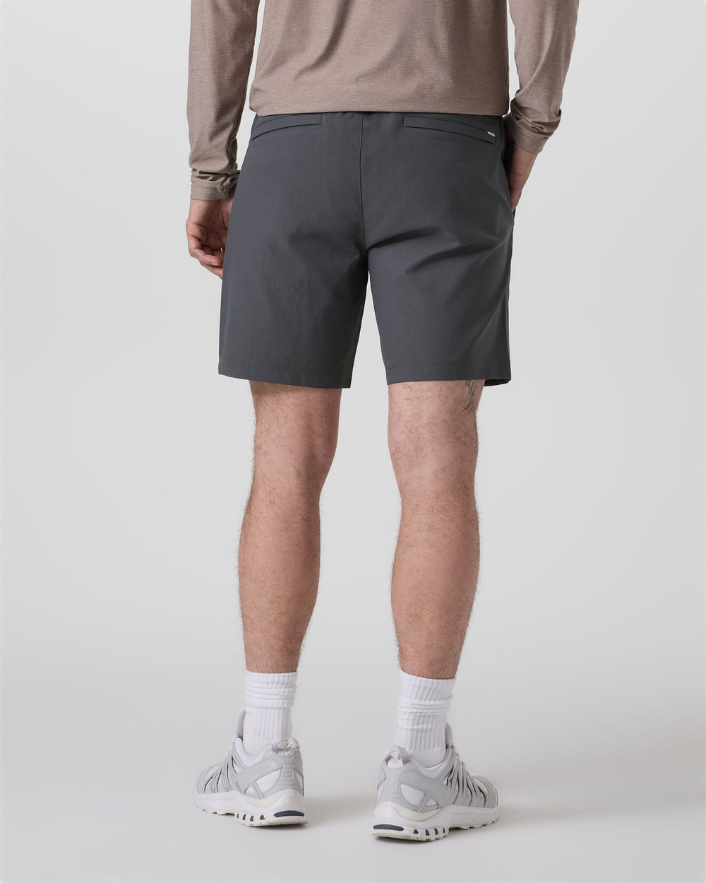 Cascade Crinkle Elastic Waist Short Classic Fit 8" Charcoal | Vuori US