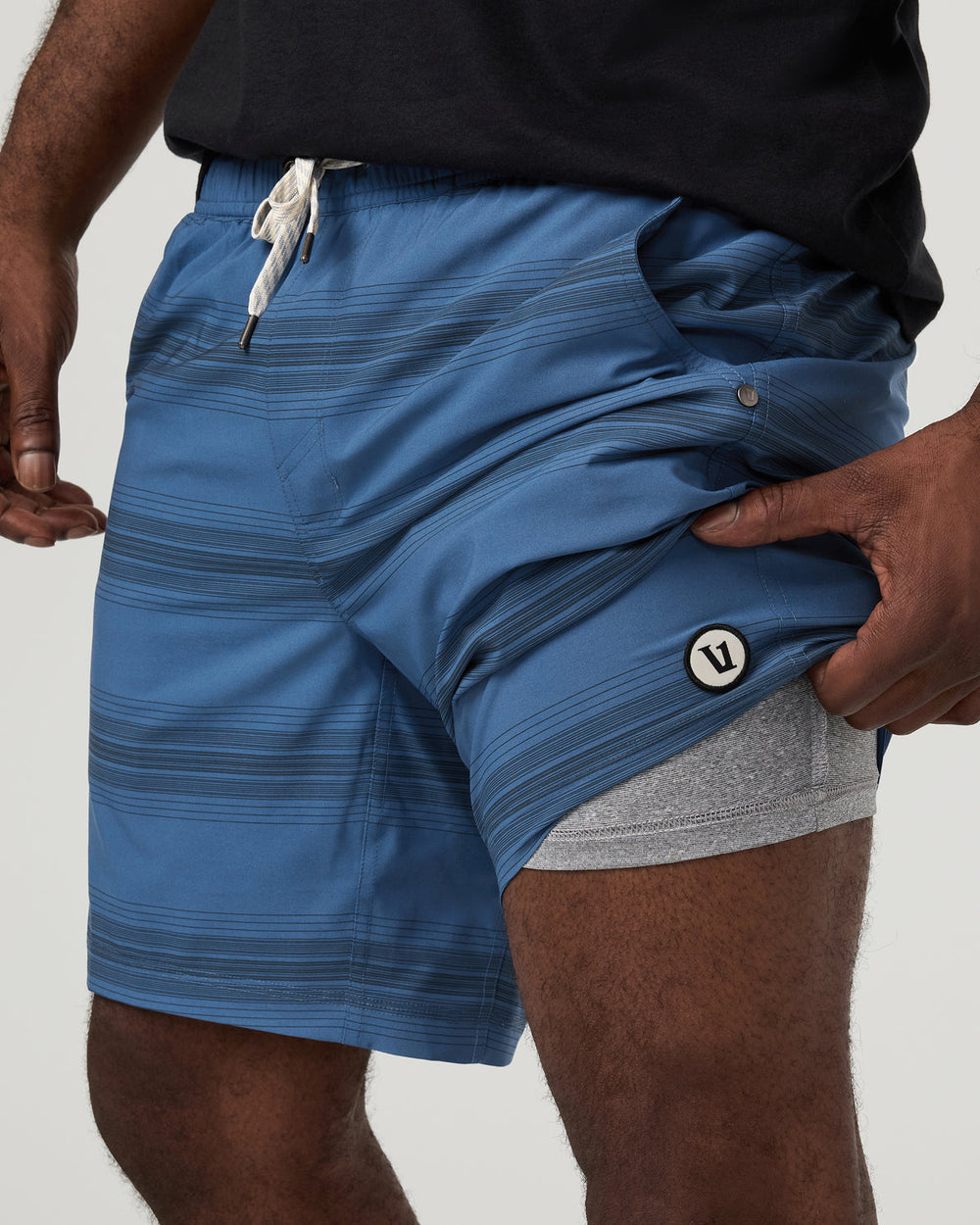 Kore Short Lined 7" Sea Gradient Stripe Athletic Shorts | Vuori