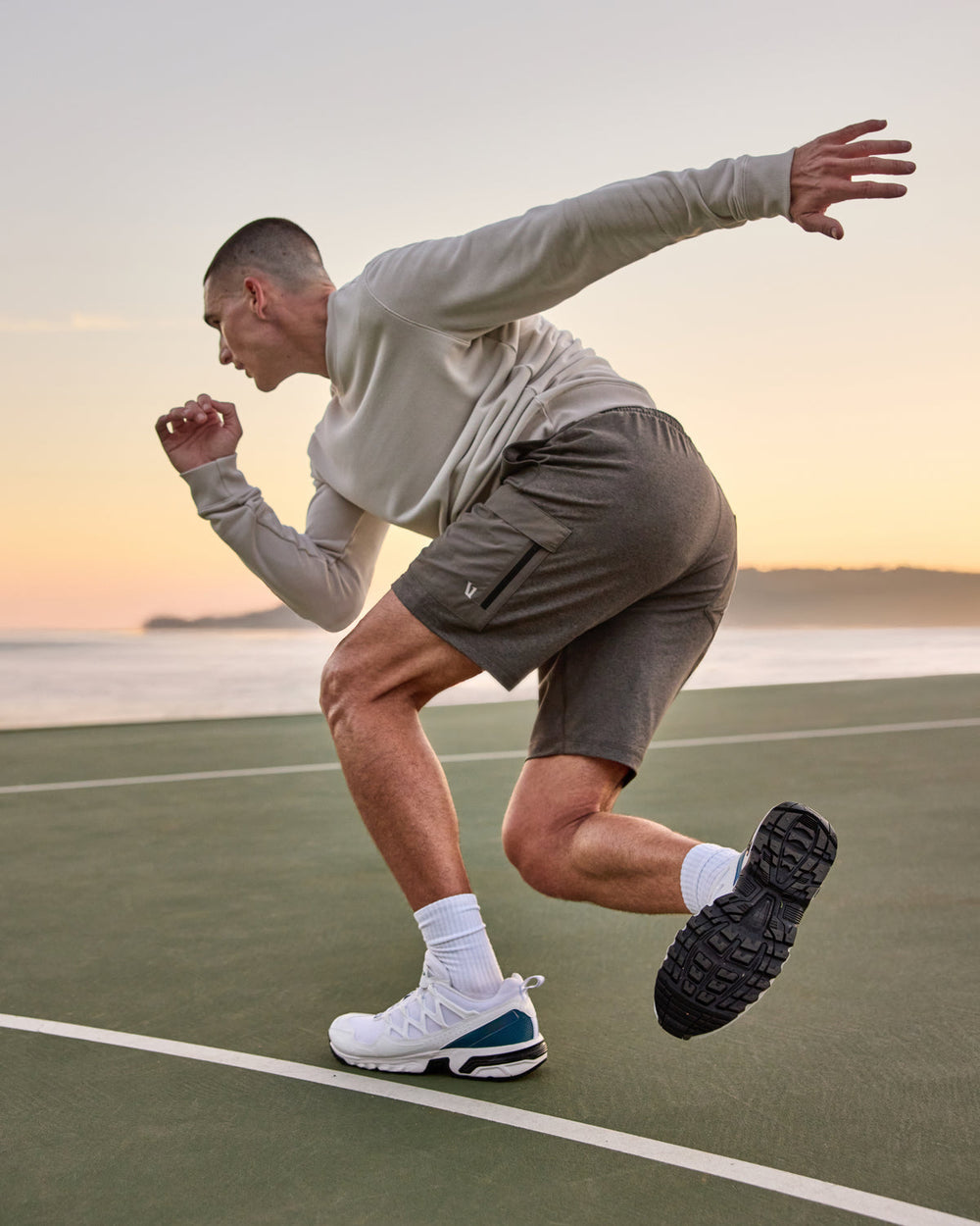 Sunday Performance Utility Short Classic Fit 8" Warm Grey Heather | Vuori Clothing
