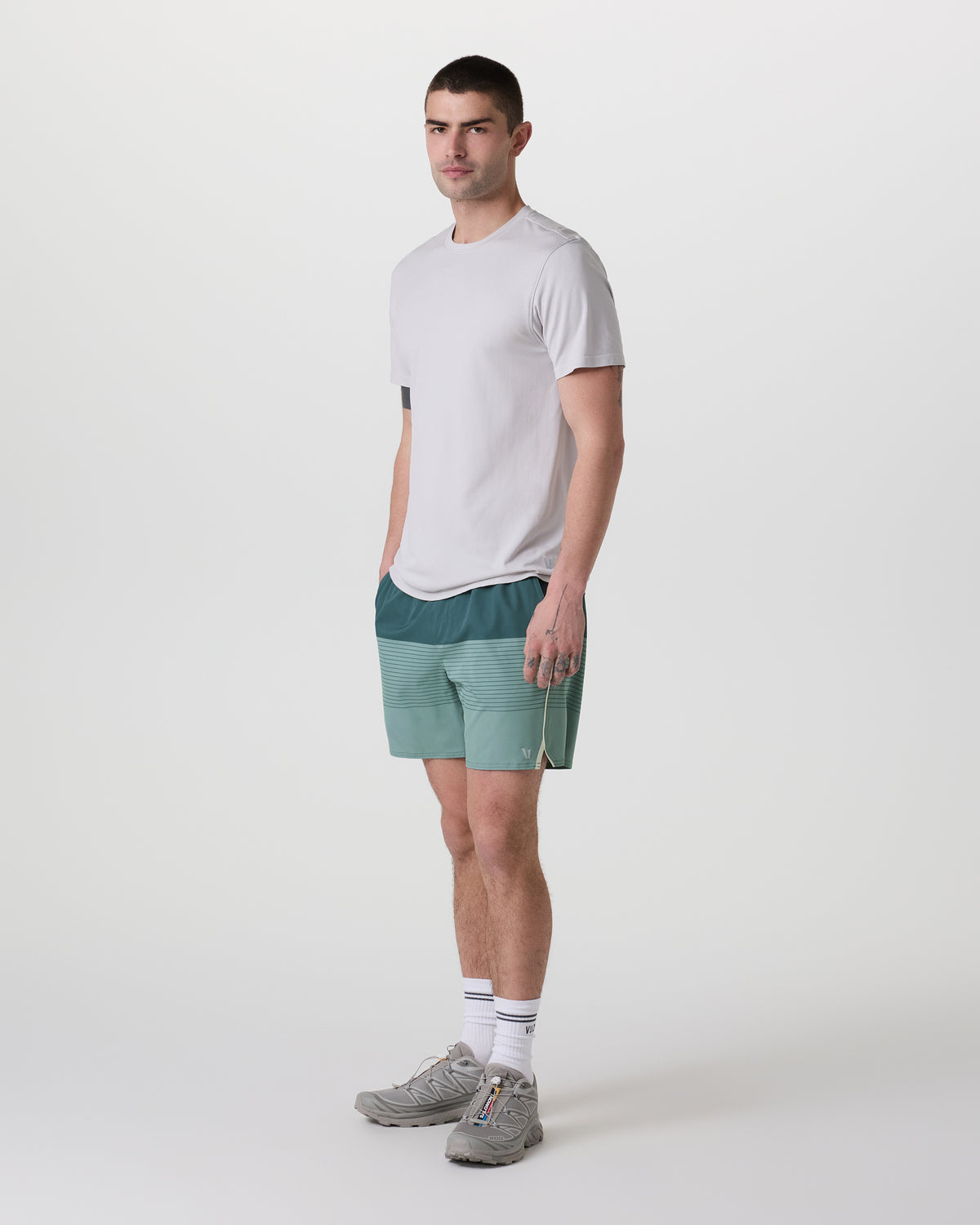 Trail Short 2.0 Light Deep Sea Stripe/Salt | Vuori For sale