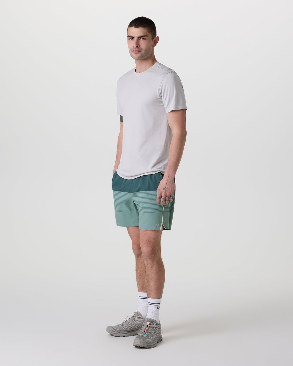 Trail Short 2.0 Light Deep Sea Stripe/Salt | Vuori For sale
