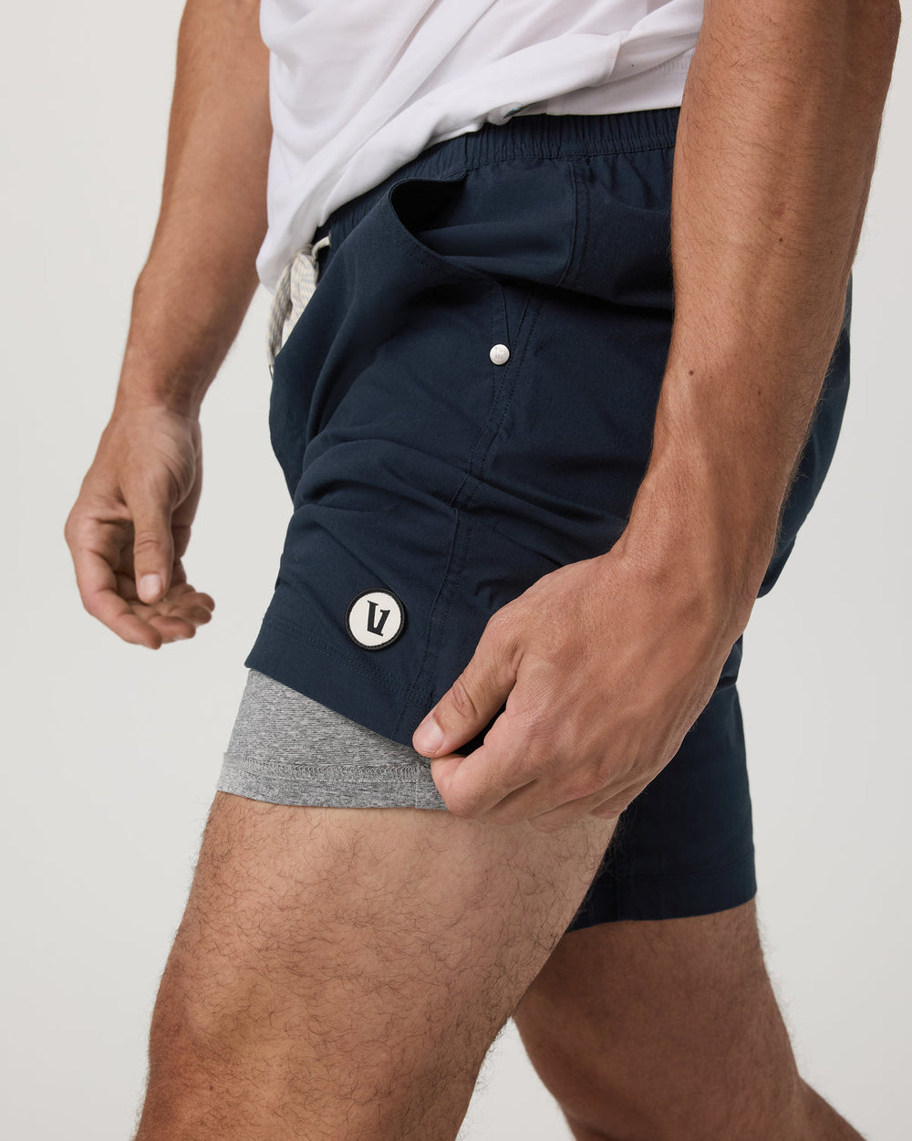 Kore Everyday Short Lined 7" Men's Classic Fit Ink Shorts | Vuori