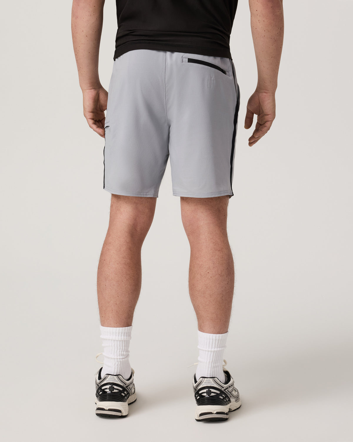 Elevate Kore Utility Short Lined 7" Men's Sea Fog Shorts | Vuori US