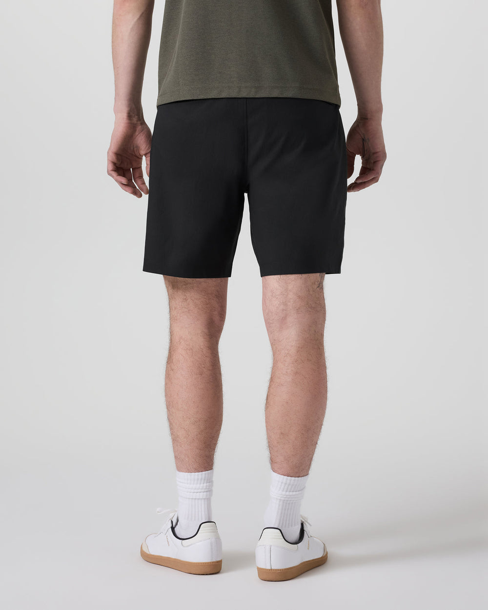 Cascade Crinkle Elastic Waist Short Classic Fit 8" Black | Vuori Clothing