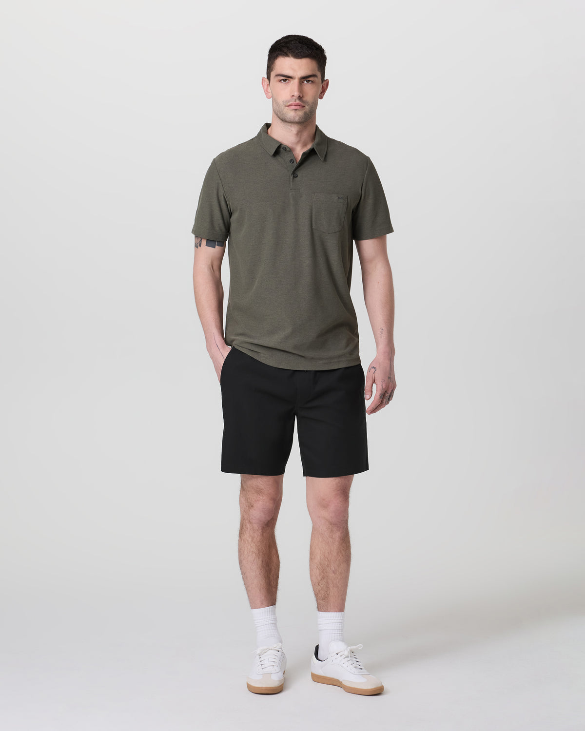 Cascade Crinkle Elastic Waist Short Classic Fit 8" Black | Vuori Clothing