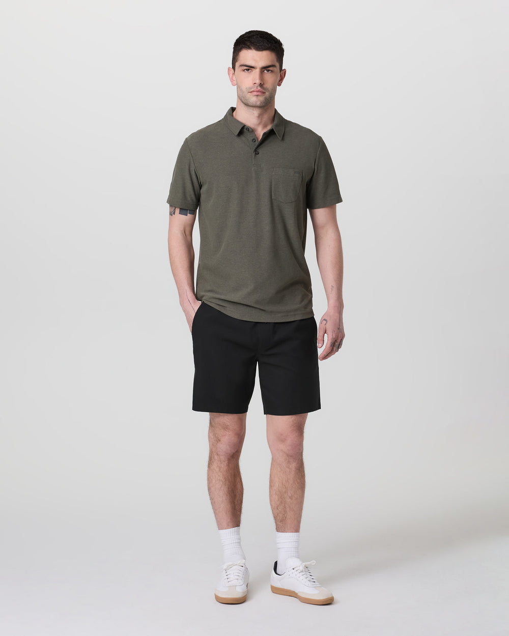 Cascade Crinkle Elastic Waist Short Classic Fit 8" Black | Vuori Clothing