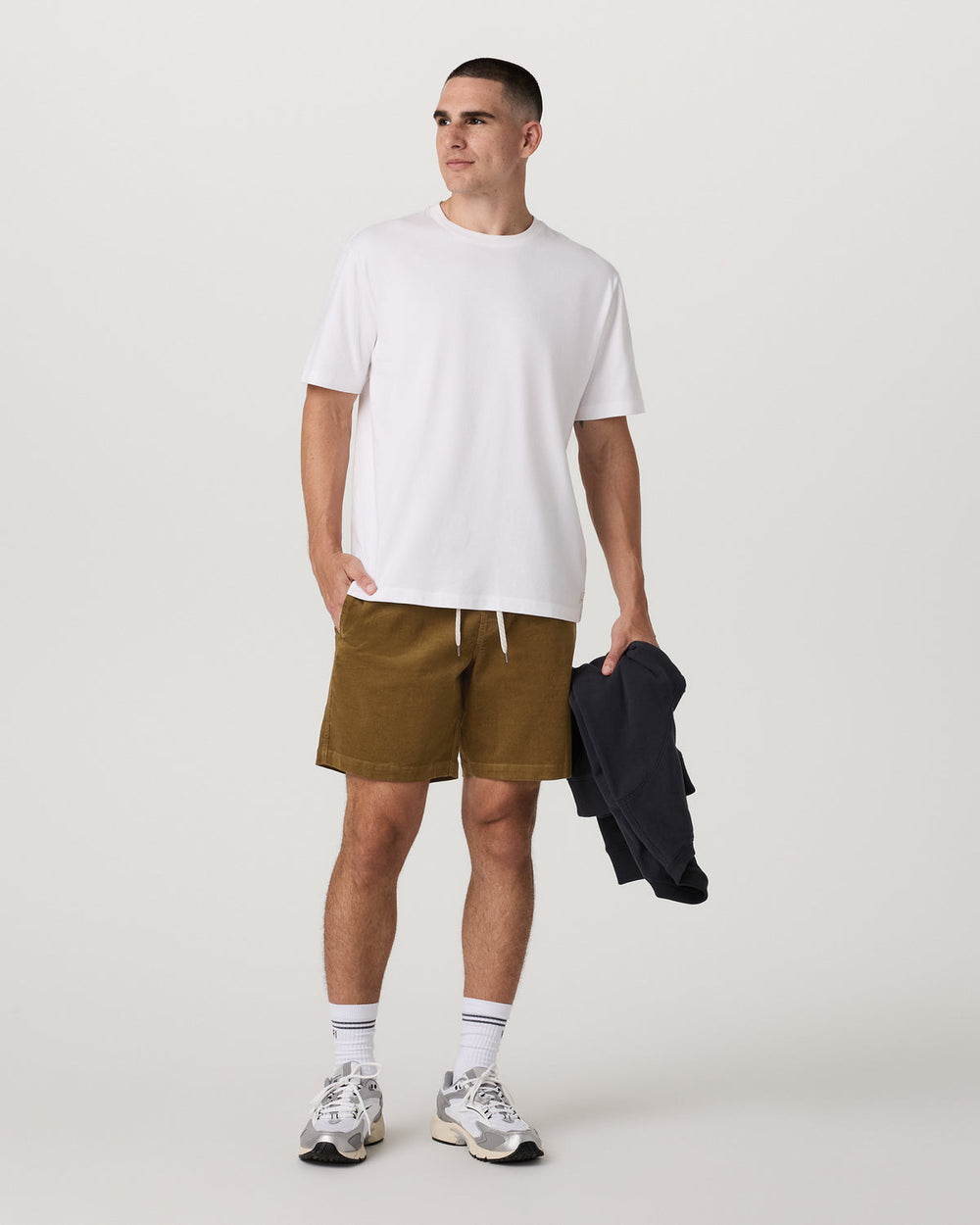 Optimist Elastic Waist Short 8" Men's Rum Relaxed Shorts | Vuori Sale