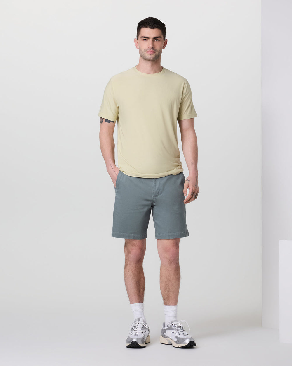 Fletcher Short Classic Fit 8" Dusty Blue | Vuori Outlet