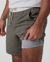 Kore Short Lined 7" Men's Warm Grey Athletic Shorts | Vuori Clothing
