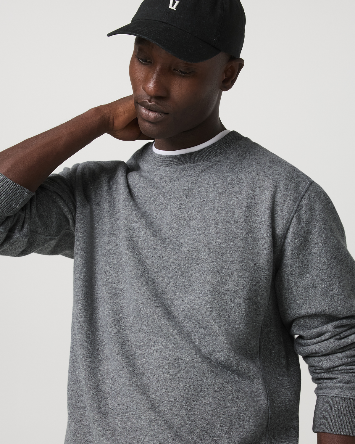 Cypress Vintage Crew Men's Heather Grey Fleece Pullover | Vuori Online