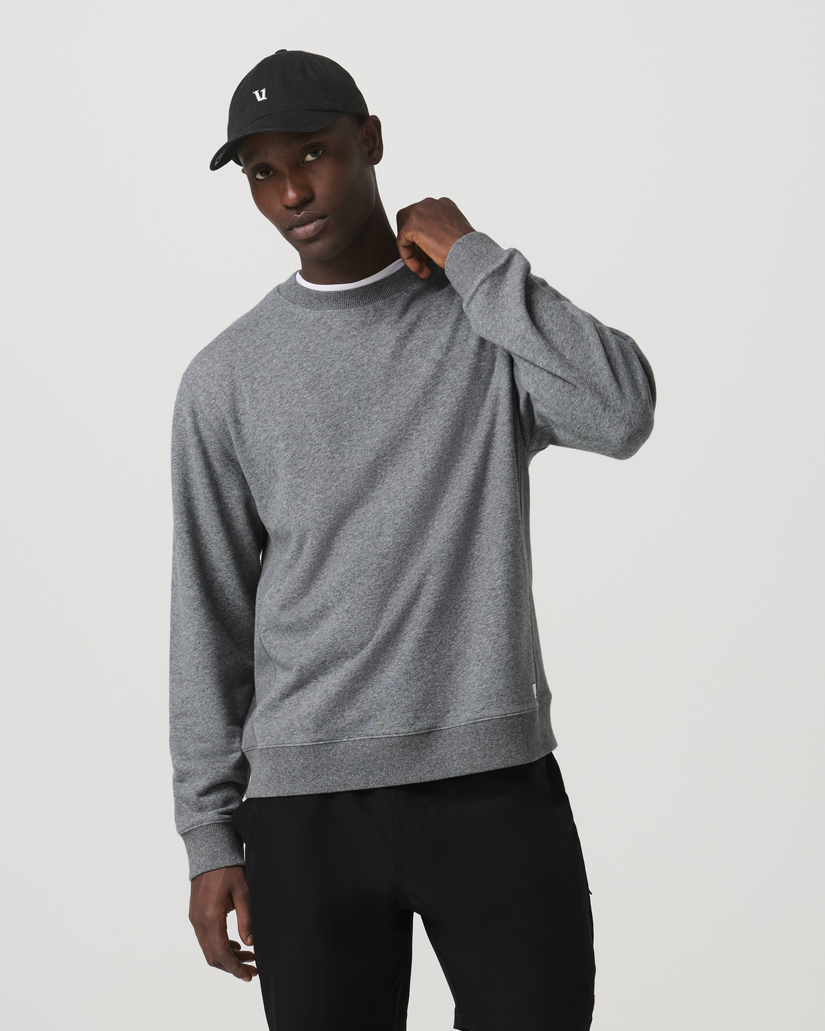 Cypress Vintage Crew Men's Heather Grey Fleece Pullover | Vuori Online