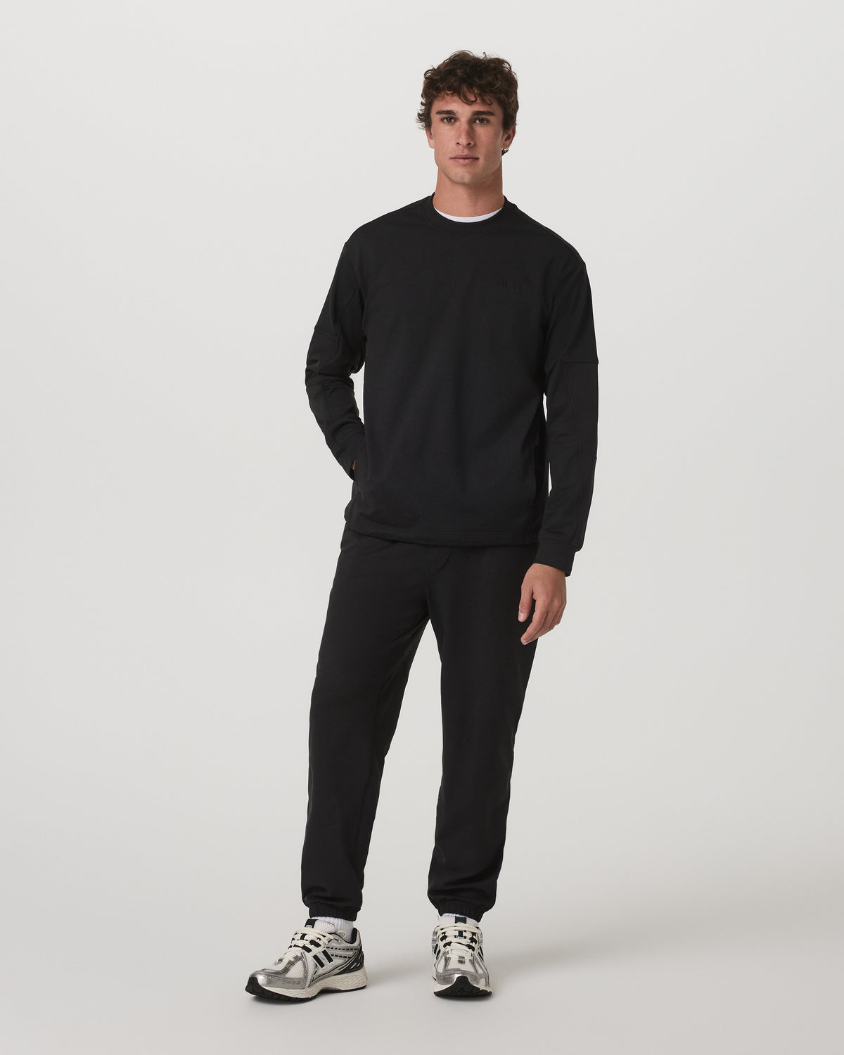 Coronado Mixed Media Crew Men's Black Heather Crewneck | Vuori Sale