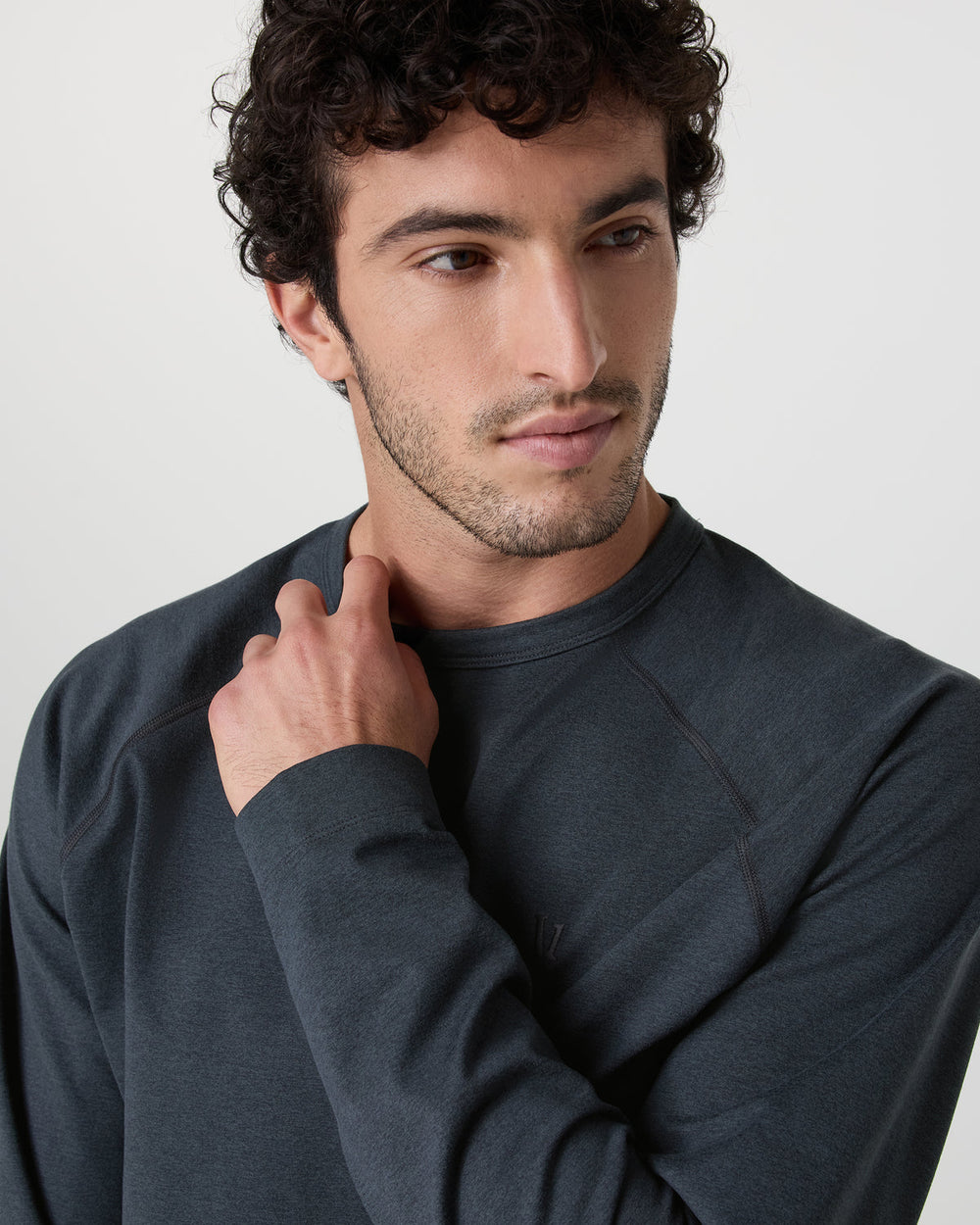 Coronado Crew Midnight Heather | Vuori On sale