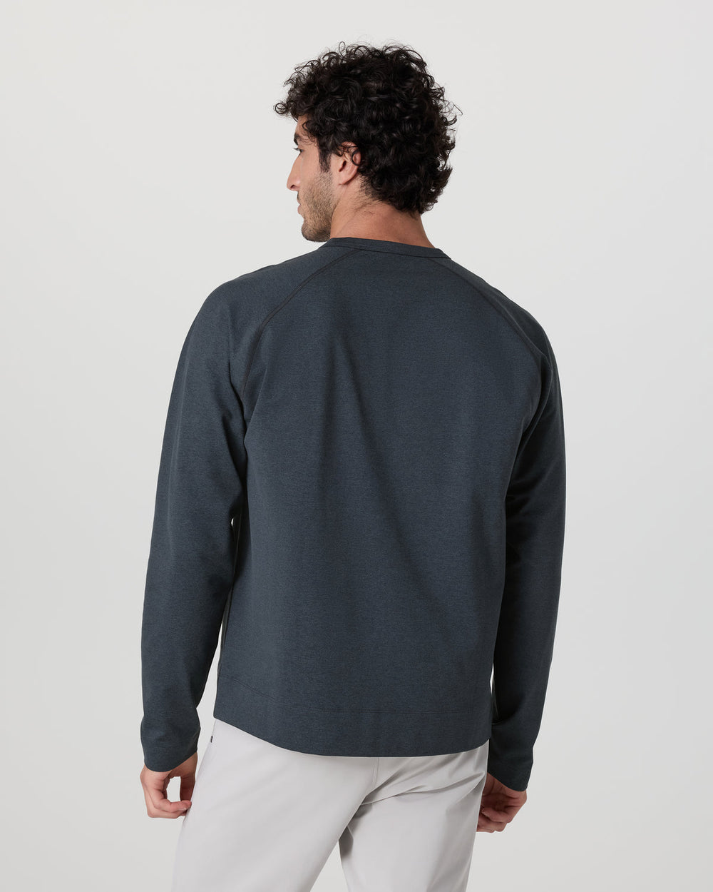 Coronado Crew Midnight Heather | Vuori On sale