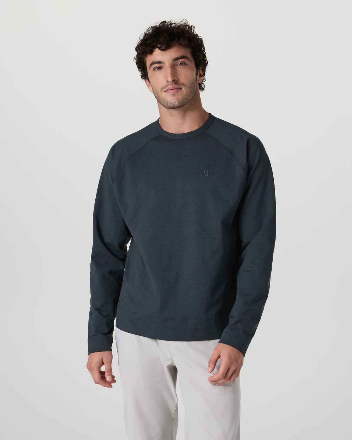 Coronado Crew Midnight Heather | Vuori On sale