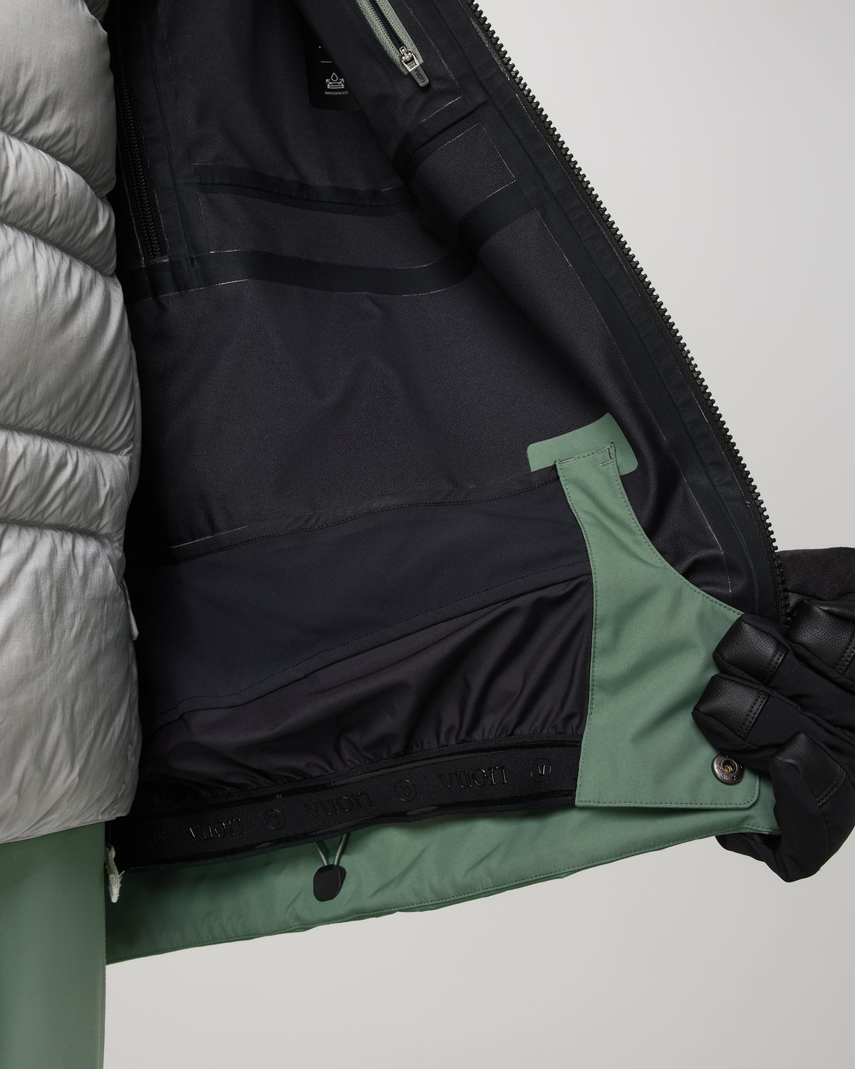 Taika Snow Shell Men's Sea Pine Ski/Board Jacket | Vuori